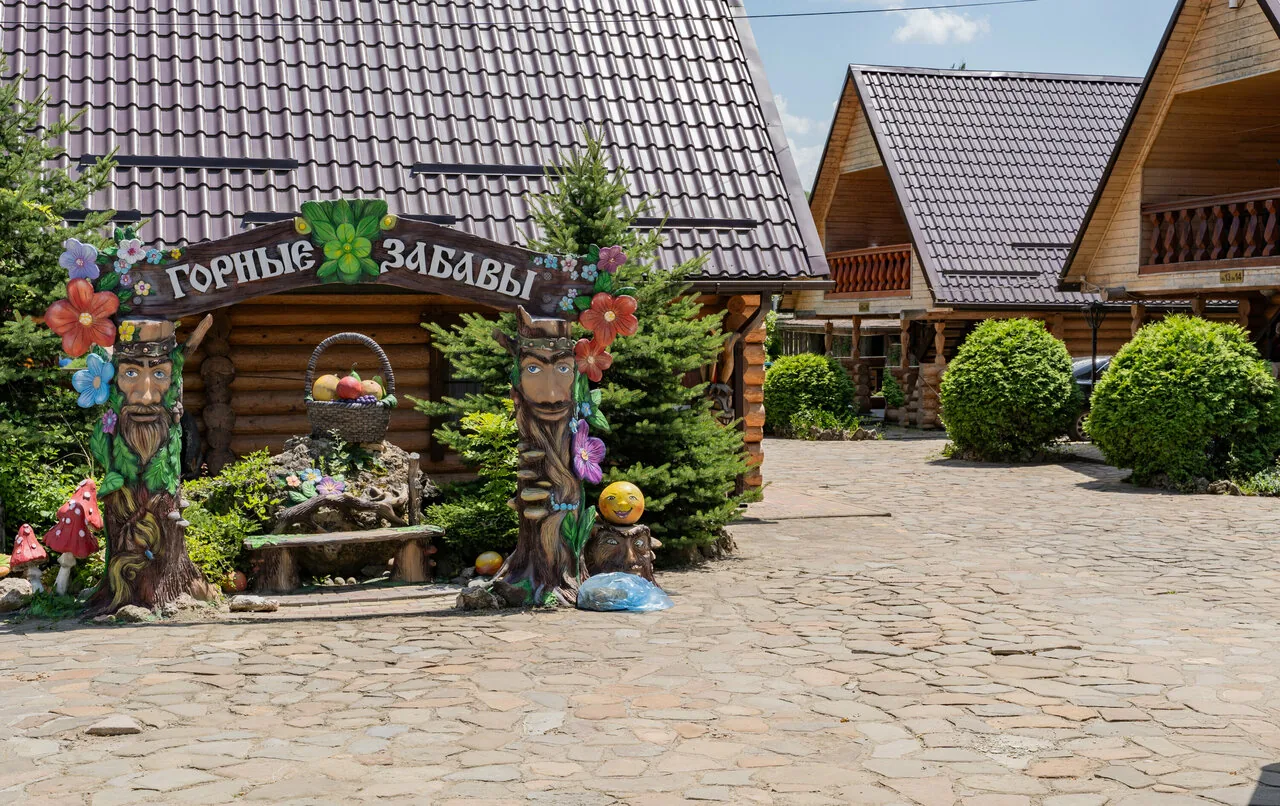 Номер «4-х местн. номер в домике у бассейна № 12,№14,№16,№18,№20» в Горные Забавы